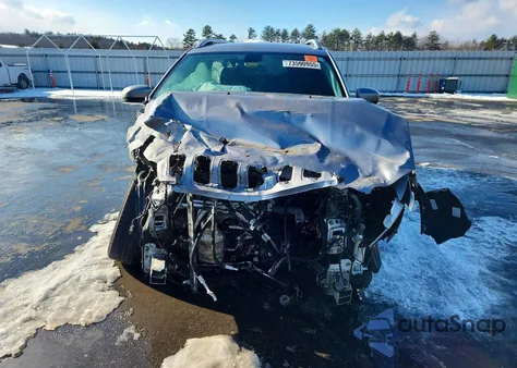 2019 Jeep Cherokee Latitude Plus from USA, damaged, VIN 1C4PJMLX0KD135597